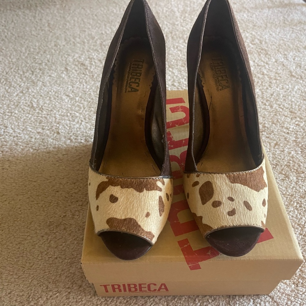 Tribeca by Kenneth Cole suede heels.